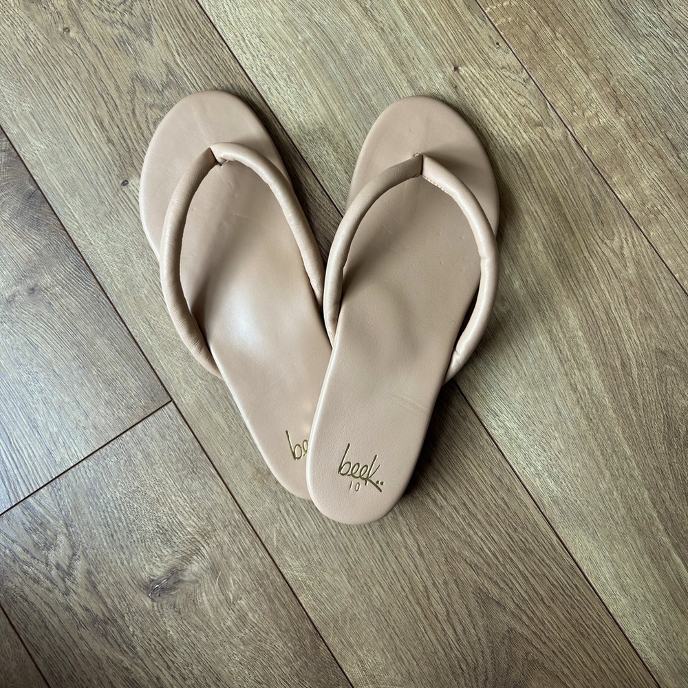 Beek Sunbird flip flops